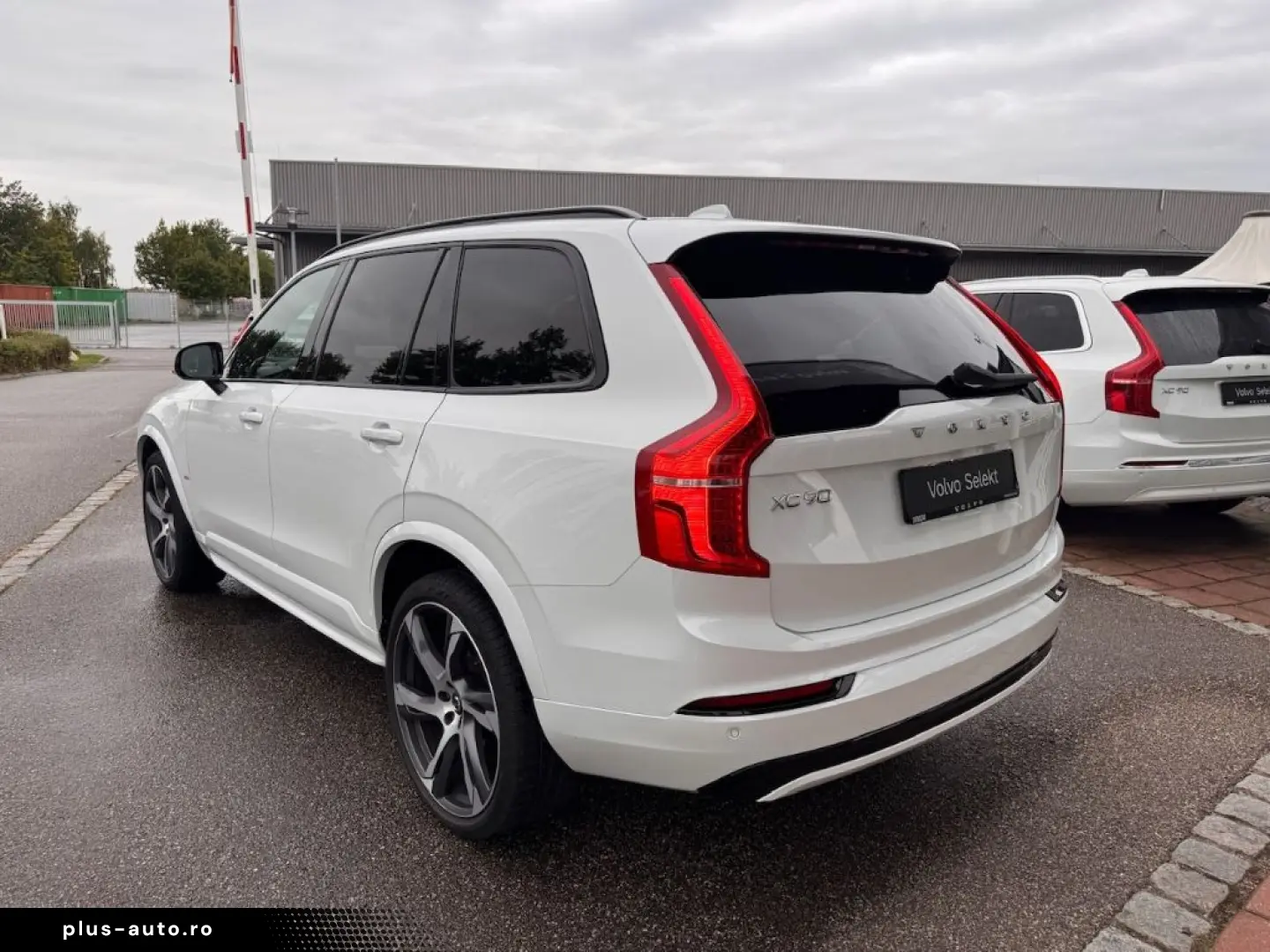 VOLVO XC90 R Design AWD B5 Diesel EU6d HUD AD StandHZG