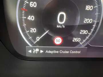 VOLVO XC90 R Design AWD B5 Diesel EU6d HUD AD StandHZG