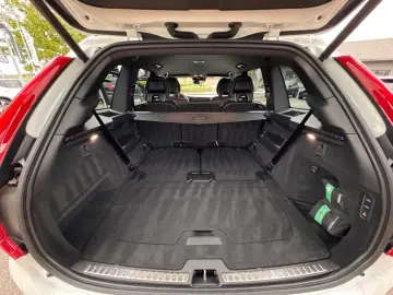 VOLVO XC90 R Design AWD B5 Diesel EU6d HUD AD StandHZG