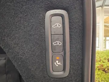 VOLVO XC90 R Design AWD B5 Diesel EU6d HUD AD StandHZG