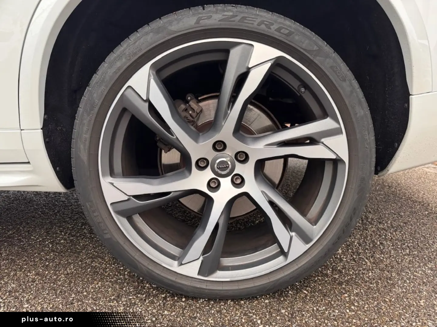 VOLVO XC90 R Design AWD B5 Diesel EU6d HUD AD StandHZG