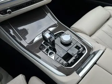 BMW X5 xDrive45e M SPORT KLIMASITZ CRYSTAL B&W