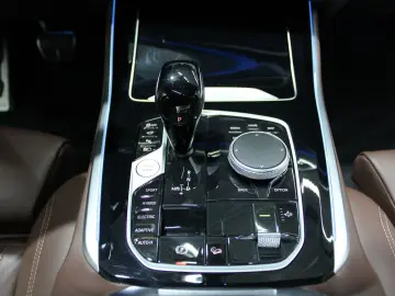 BMW X5 xDrive45e Panorama.HUD Luftfed.Laser Komfort