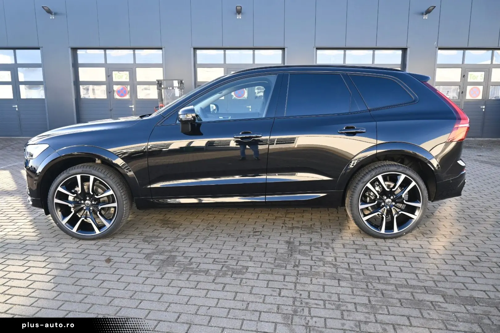 VOLVO XC60 B5 AWD Ultra Dark LUFT 360  ACC AHK