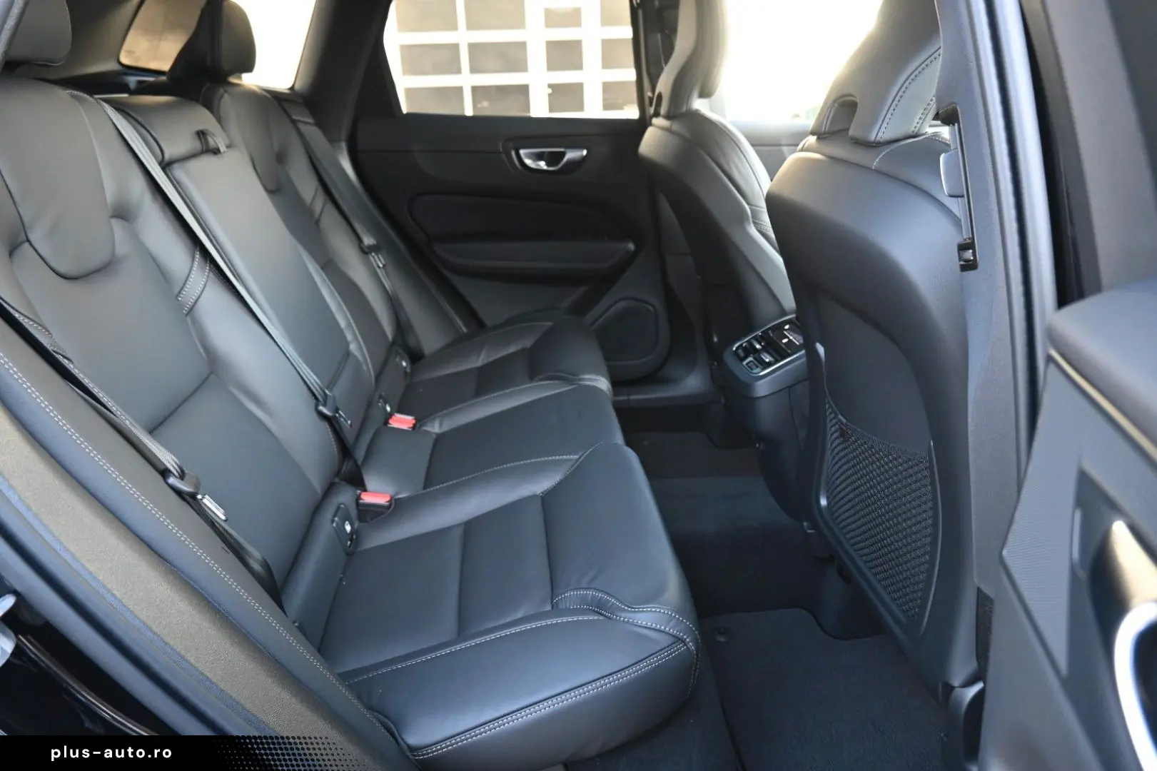 VOLVO XC60 B5 AWD Ultra Dark LUFT 360  ACC AHK