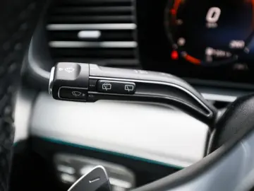 MERCEDES-BENZ GLE350 de 4M AMG Sport AHK Distr. LED HUD Navi