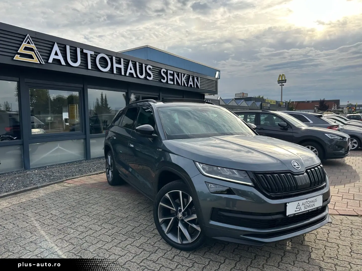 SKODA Kodiaq Sportline 4x4 STANDH AHK PANO 360