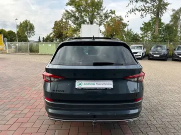 SKODA Kodiaq Sportline 4x4 STANDH AHK PANO 360
