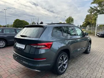 SKODA Kodiaq Sportline 4x4 STANDH AHK PANO 360