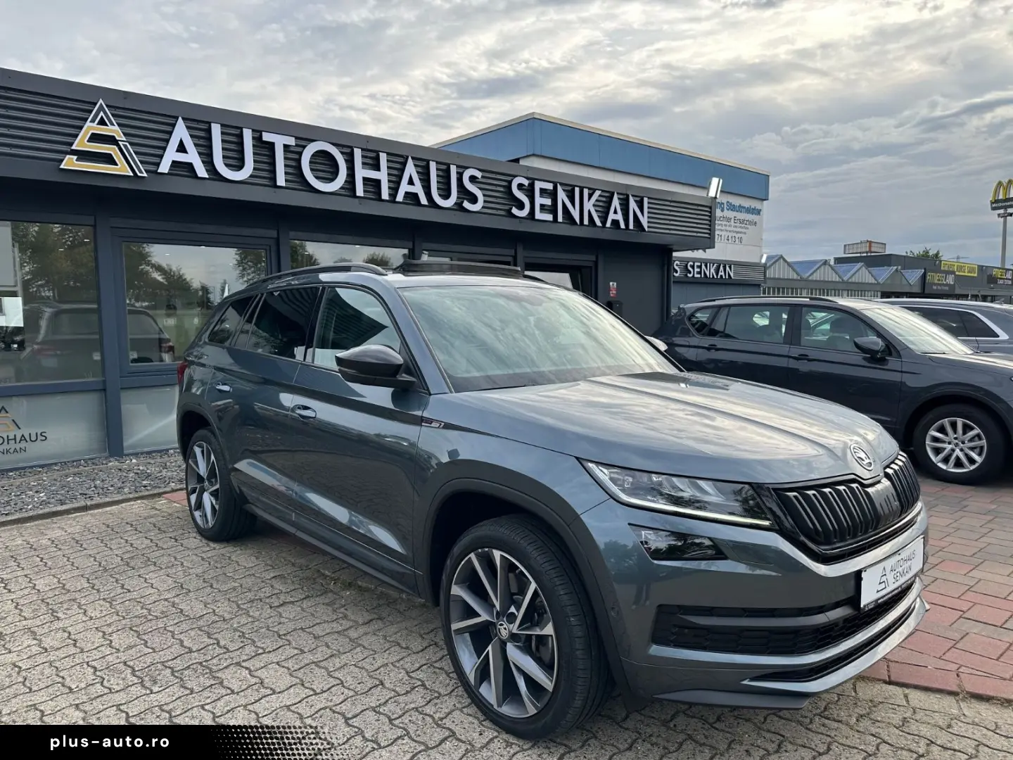SKODA Kodiaq Sportline 4x4 STANDH AHK PANO 360