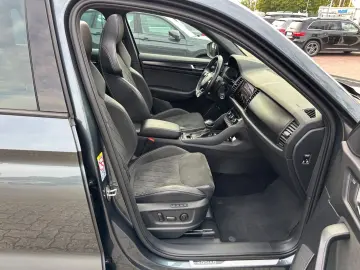 SKODA Kodiaq Sportline 4x4 STANDH AHK PANO 360