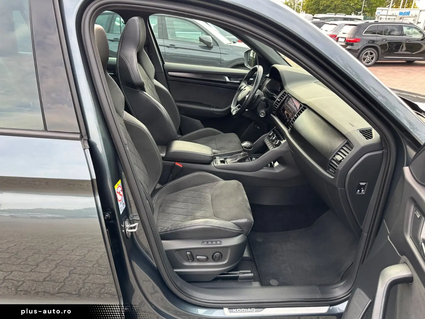 SKODA Kodiaq Sportline 4x4 STANDH AHK PANO 360