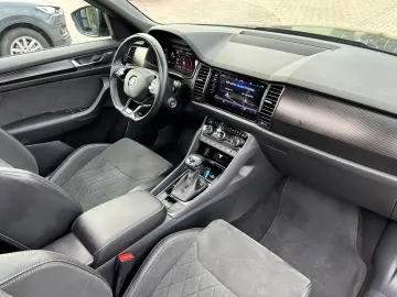 SKODA Kodiaq Sportline 4x4 STANDH AHK PANO 360