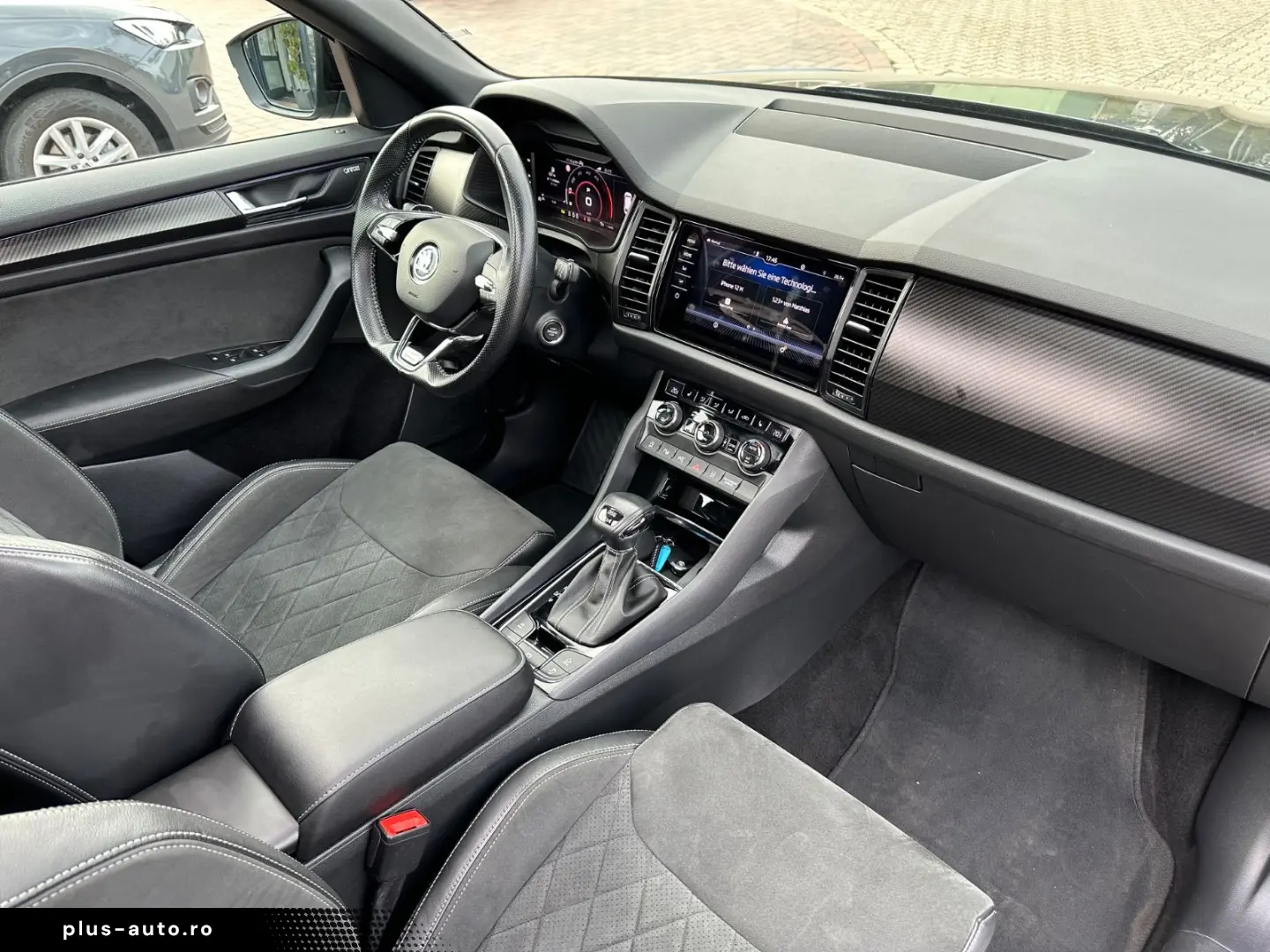 SKODA Kodiaq Sportline 4x4 STANDH AHK PANO 360