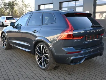 VOLVO XC60 B5 B AWD Ultra Dark PANO 360  LUFT ACC AHK