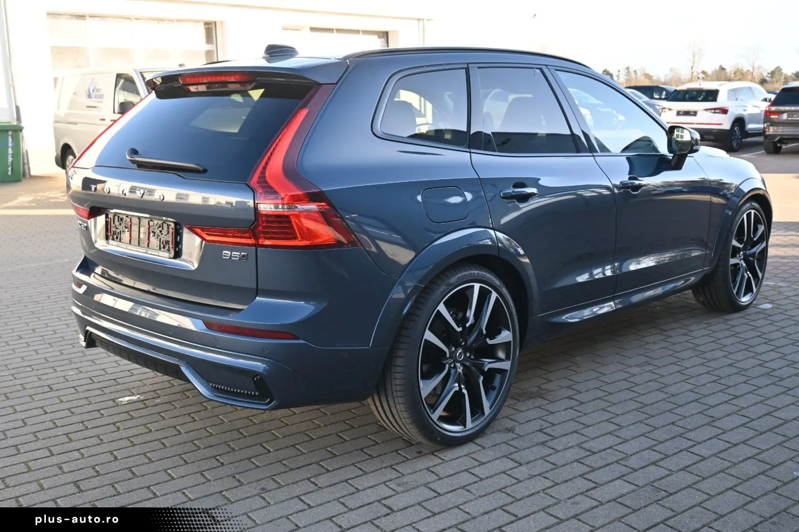 VOLVO XC60 B5 B AWD Ultra Dark PANO 360  LUFT ACC AHK