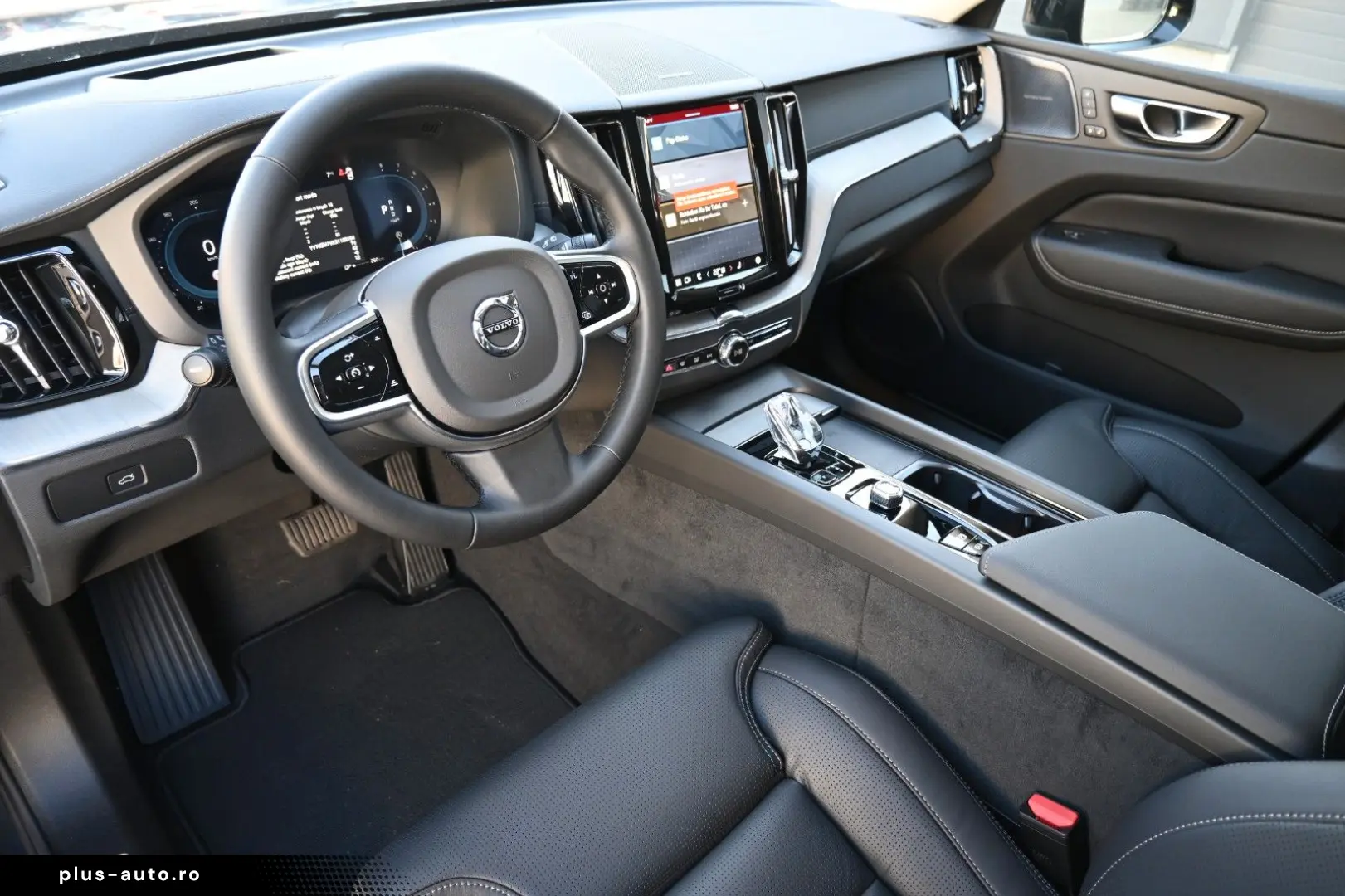 VOLVO XC60 B5 B AWD Ultra Dark PANO 360  LUFT ACC AHK