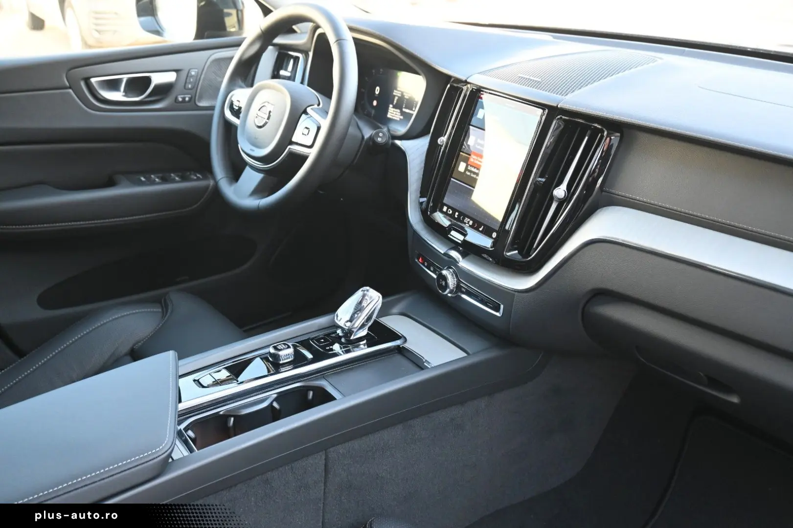 VOLVO XC60 B5 B AWD Ultra Dark PANO 360  LUFT ACC AHK