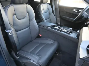 VOLVO XC60 B5 B AWD Ultra Dark PANO 360  LUFT ACC AHK