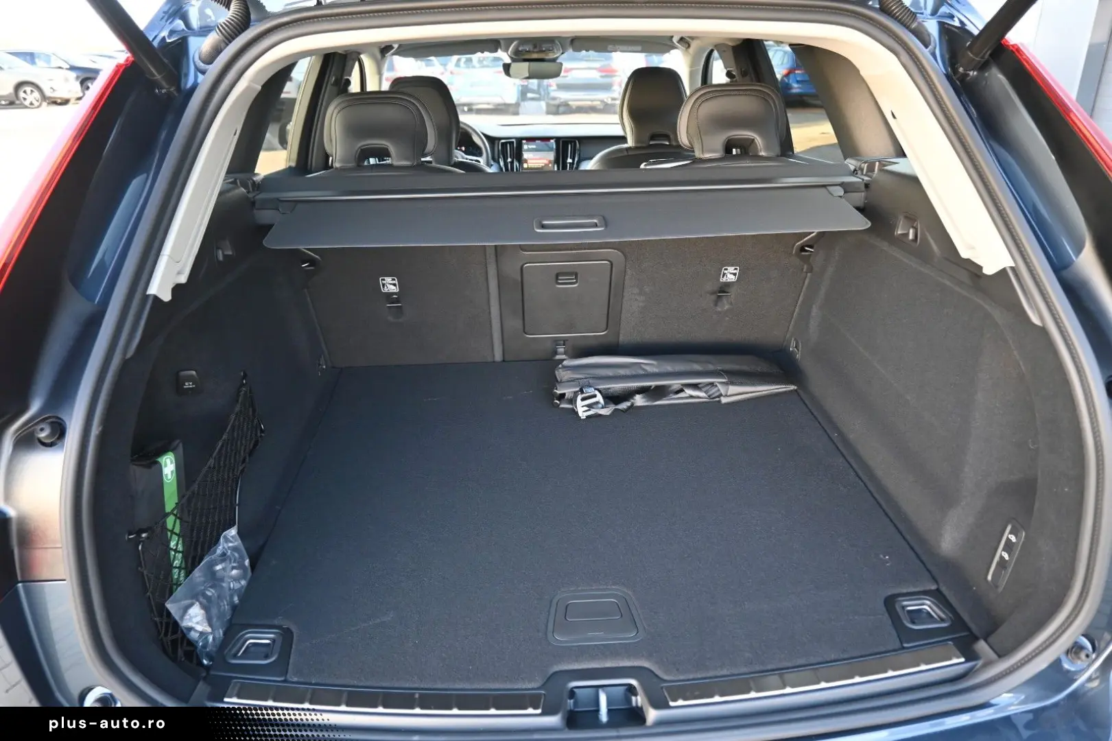 VOLVO XC60 B5 B AWD Ultra Dark PANO 360  LUFT ACC AHK