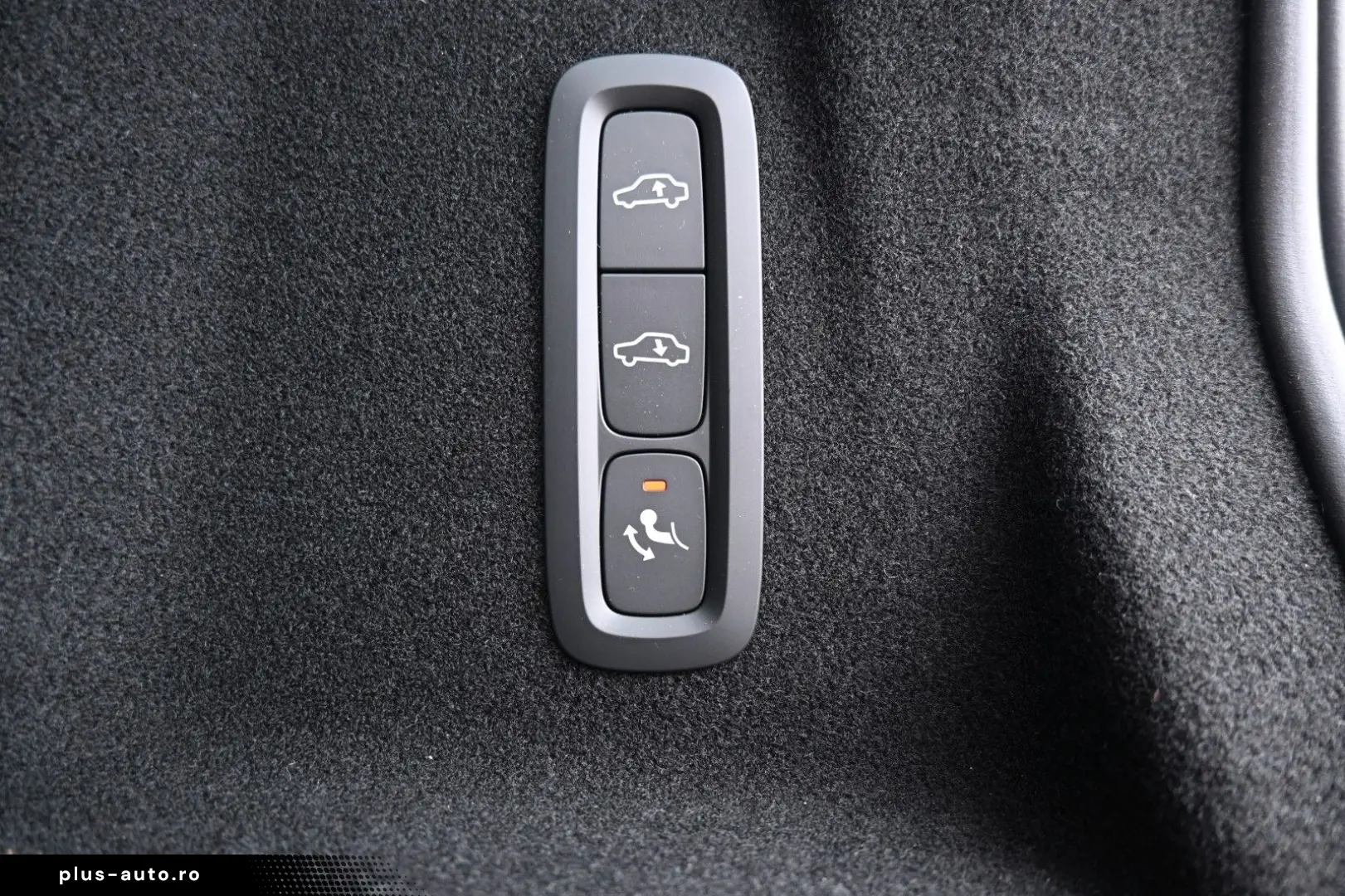 VOLVO XC60 B5 B AWD Ultra Dark PANO 360  LUFT ACC AHK