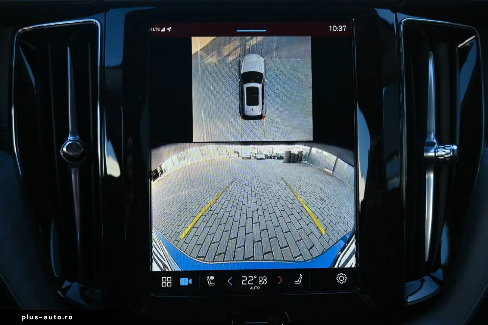 VOLVO XC60 B5 B AWD Ultra Dark PANO 360  LUFT ACC AHK