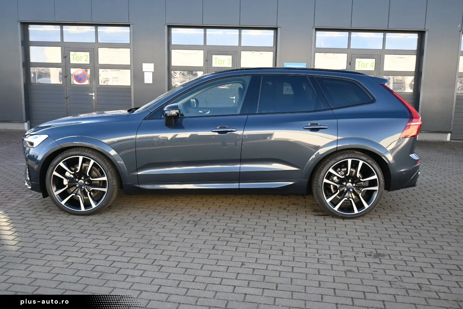 VOLVO XC60 B5 Benzin AWD Ultra Dark PANO 360  LUFT ACC