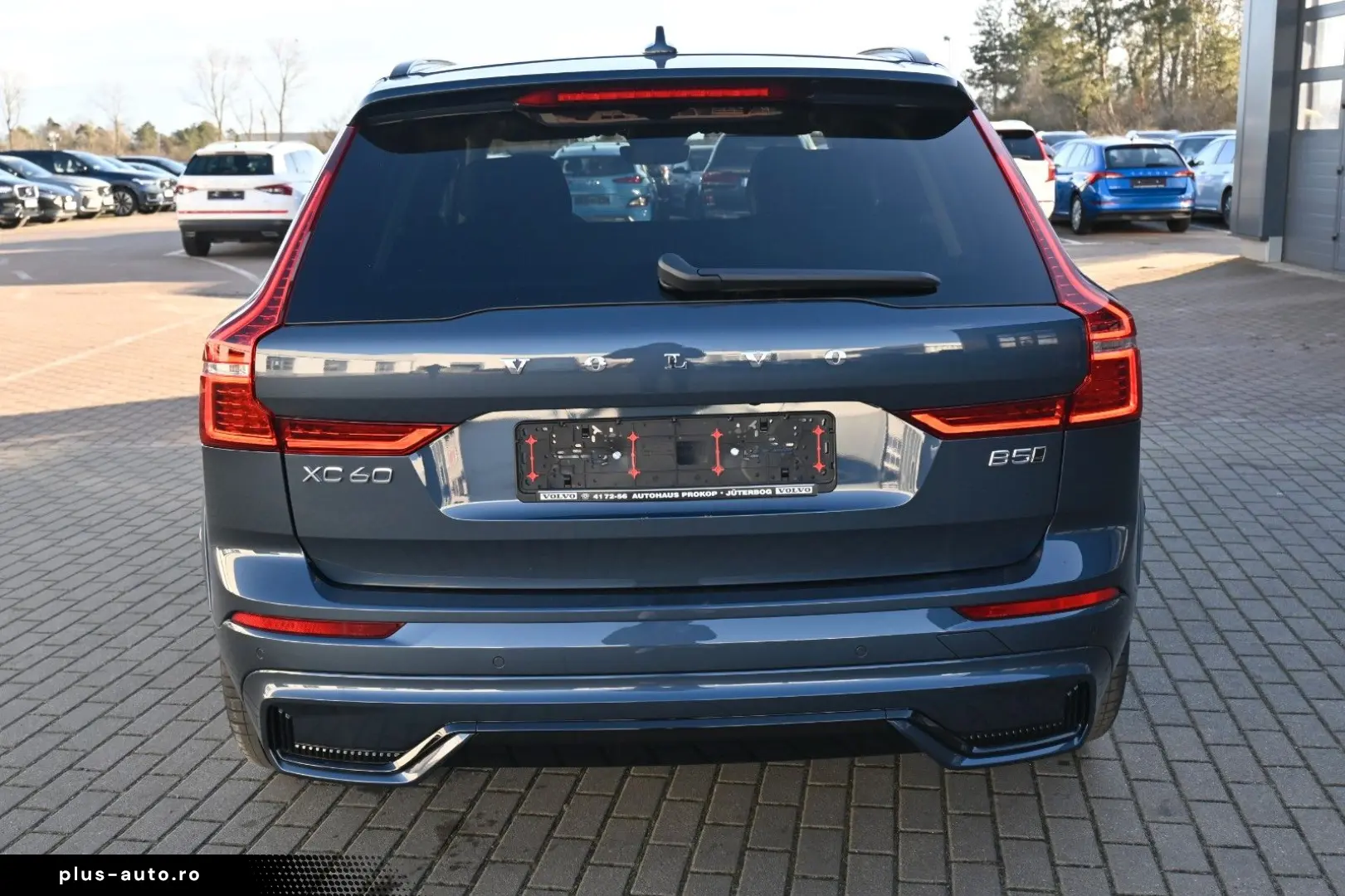VOLVO XC60 B5 Benzin AWD Ultra Dark PANO 360  LUFT ACC