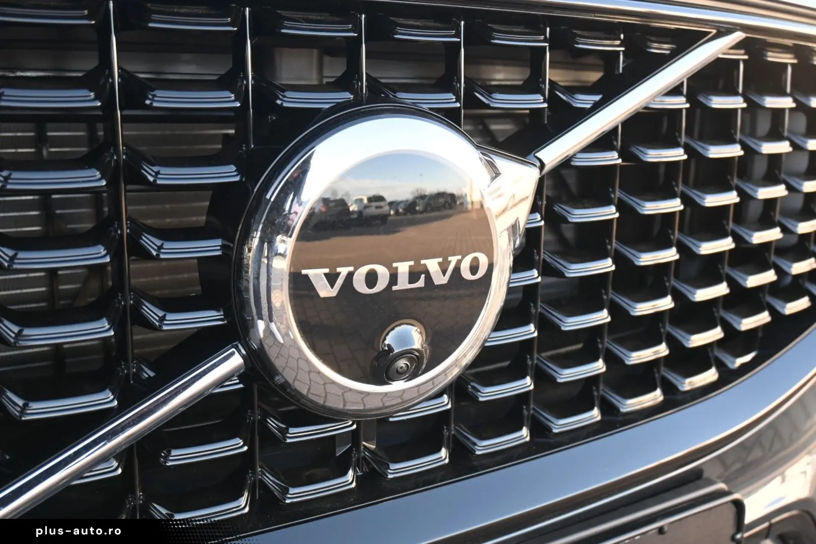 VOLVO XC60 B5 Benzin AWD Ultra Dark PANO 360  LUFT ACC