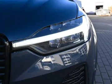 VOLVO XC60 B5 Benzin AWD Ultra Dark PANO 360  LUFT ACC