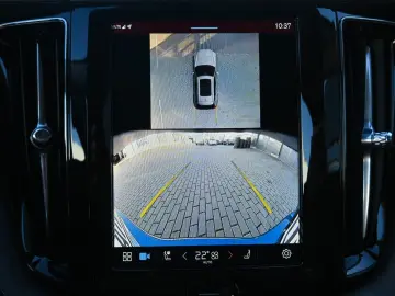 VOLVO XC60 B5 Benzin AWD Ultra Dark PANO 360  LUFT ACC