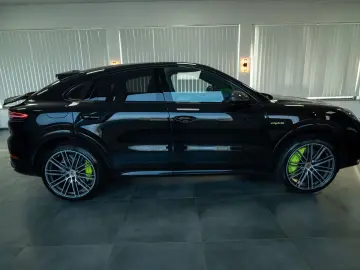PORSCHE Cayenne Coupe Turbo S E-Hybrid CARBON
