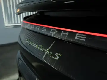 PORSCHE Cayenne Coupe Turbo S E-Hybrid CARBON