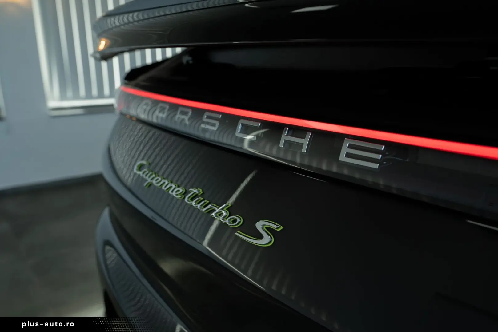 PORSCHE Cayenne Coupe Turbo S E-Hybrid CARBON