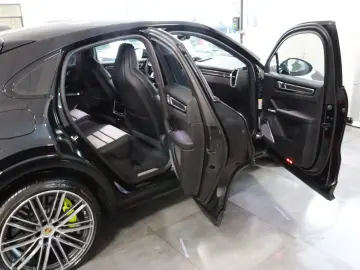 PORSCHE Cayenne Coupe Turbo S E-Hybrid CARBON