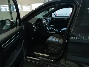 PORSCHE Cayenne Coupe Turbo S E-Hybrid CARBON