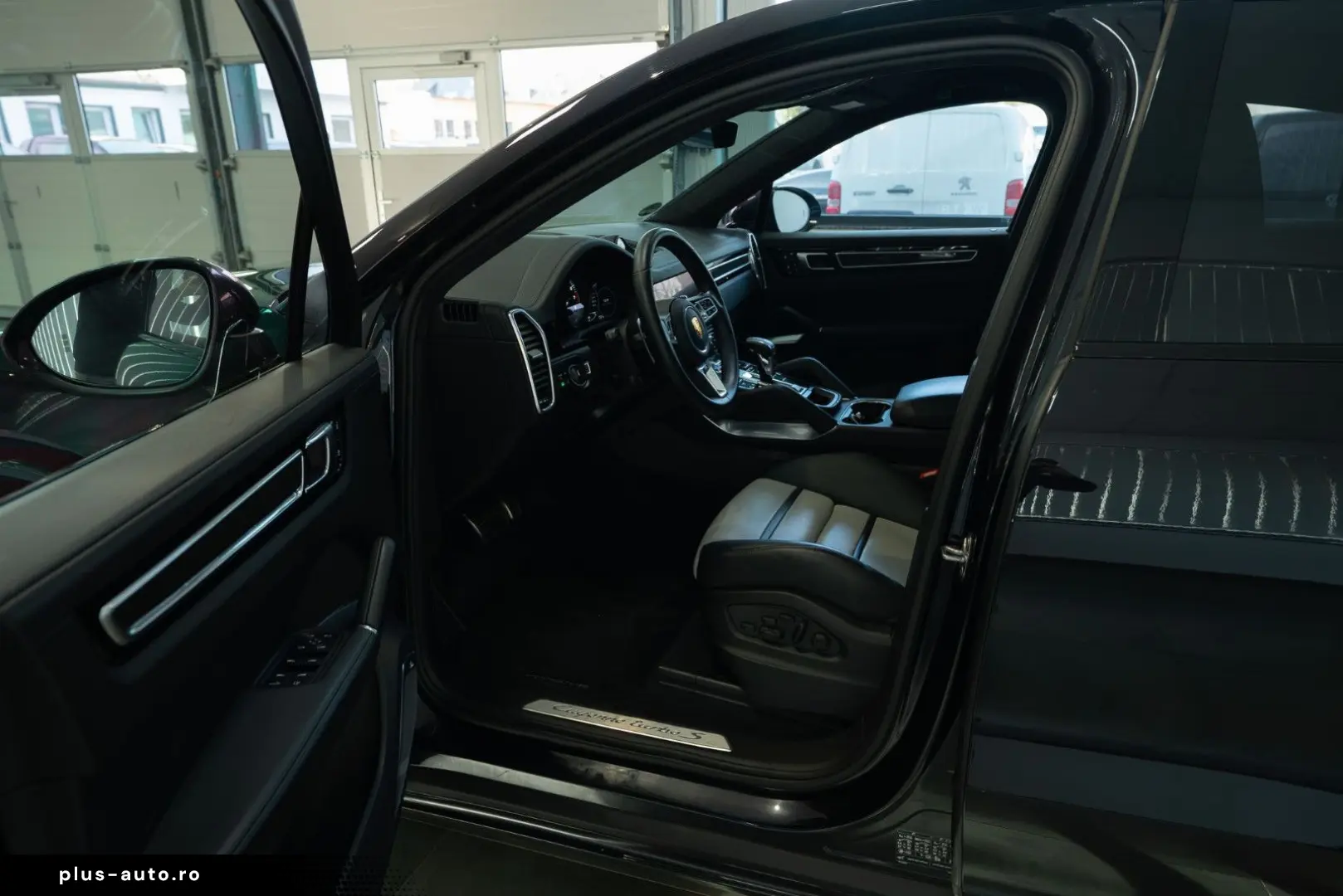 PORSCHE Cayenne Coupe Turbo S E-Hybrid CARBON