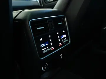 PORSCHE Cayenne Coupe Turbo S E-Hybrid CARBON