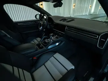 PORSCHE Cayenne Coupe Turbo S E-Hybrid CARBON