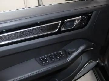 PORSCHE Cayenne Coupe Turbo S E-Hybrid CARBON