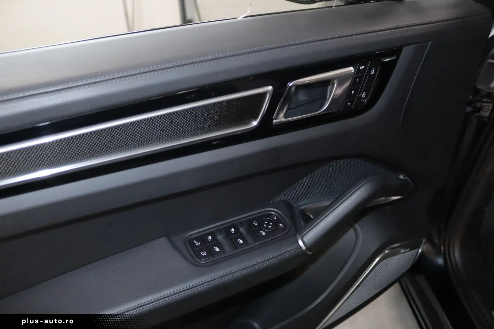 PORSCHE Cayenne Coupe Turbo S E-Hybrid CARBON