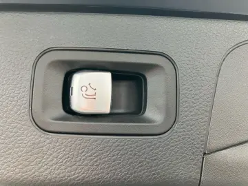 MERCEDES-BENZ GLC 63AMG 4M PANO HEADUP AHK BUR DISTR 360 AIR