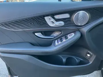 MERCEDES-BENZ GLC 300de 4M AMG LUFTFED AHK PANO MULTIB DISTR