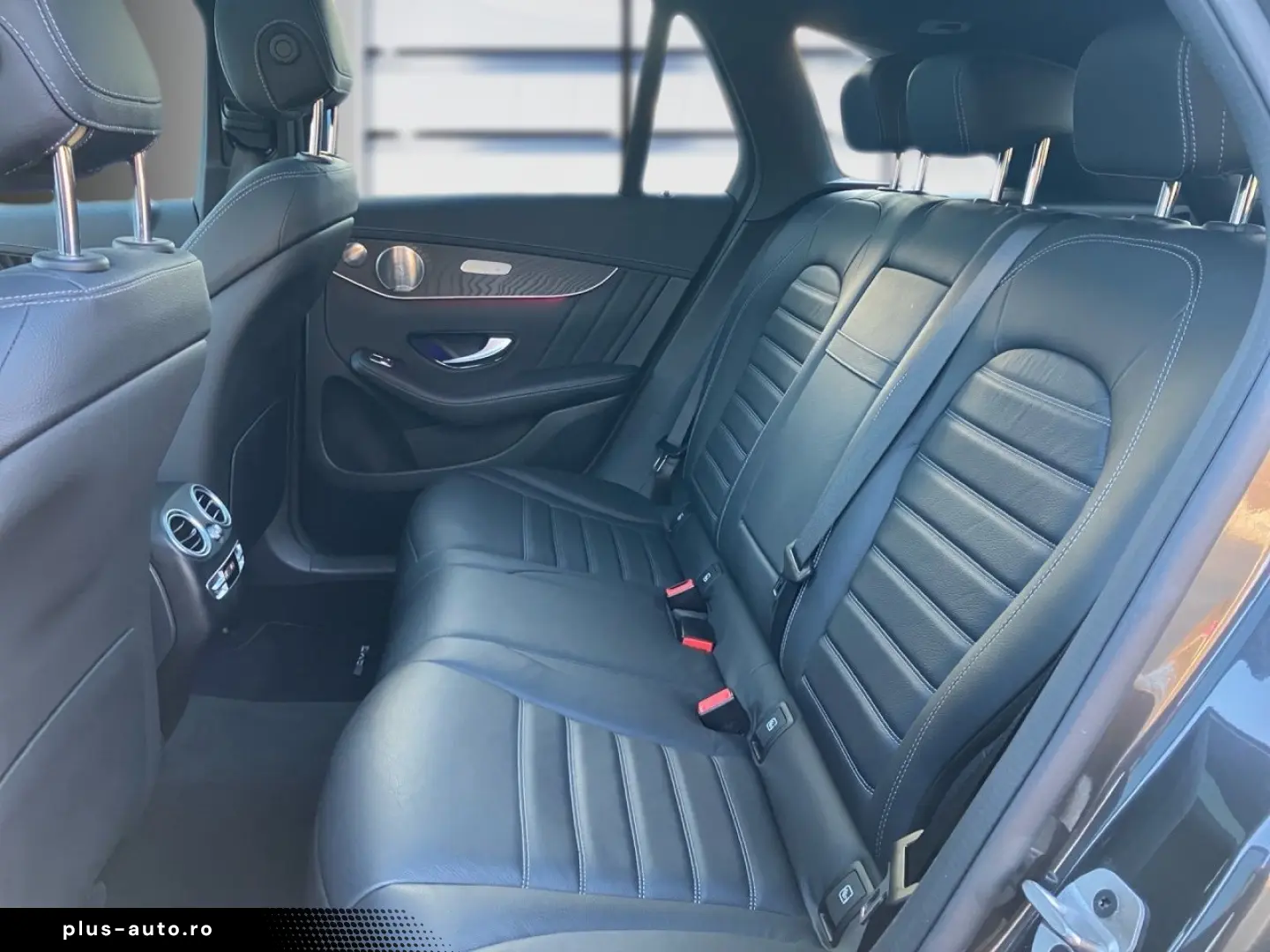 MERCEDES-BENZ GLC 300de 4M AMG LUFTFED AHK PANO MULTIB DISTR