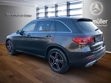 MERCEDES-BENZ GLC 300de 4M AMG LUFTFED AHK PANO MULTIB DISTR