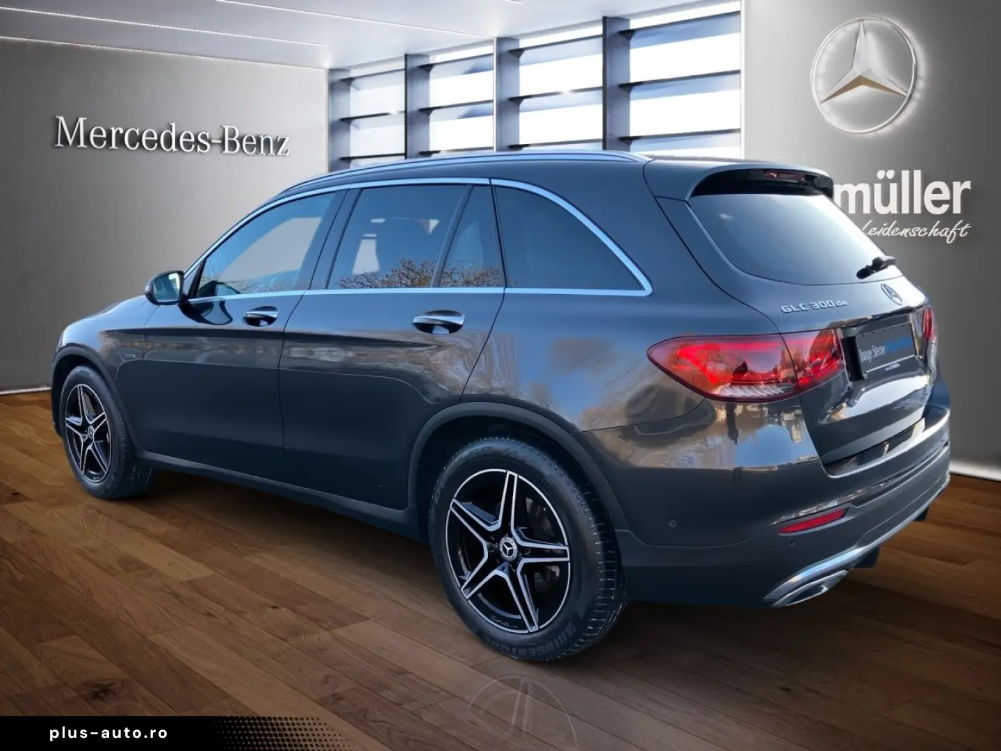 MERCEDES-BENZ GLC 300de 4M AMG LUFTFED AHK PANO MULTIB DISTR