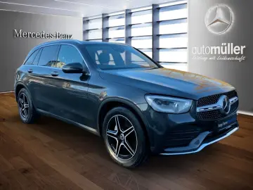 MERCEDES-BENZ GLC 300de 4M AMG LUFTFED AHK PANO MULTIB DISTR