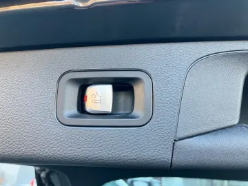 MERCEDES-BENZ GLC 300de 4M AMG LUFTFED AHK PANO MULTIB DISTR