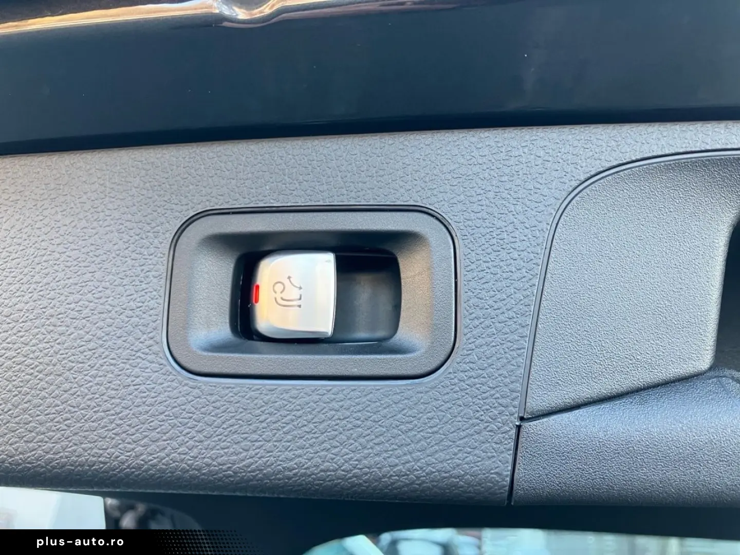 MERCEDES-BENZ GLC 300de 4M AMG LUFTFED AHK PANO MULTIB DISTR