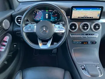MERCEDES-BENZ GLC 300de 4M AMG LUFTFED AHK PANO MULTIB DISTR